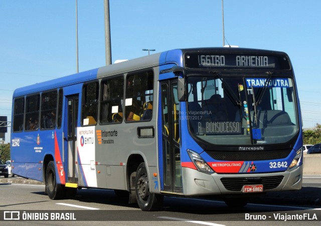 Viação Transdutra 32.642 na cidade de São Paulo, São Paulo, Brasil, por Bruno - ViajanteFLA. ID da foto: 10361472.