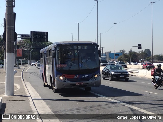 Empresa de Ônibus Vila Galvão 30.775 na cidade de São Paulo, São Paulo, Brasil, por Rafael Lopes de Oliveira. ID da foto: 10358945.