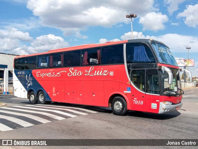 Expresso São Luiz 7010 na cidade de Goiânia, Goiás, Brasil, por Jonas Castro. Número da foto: #10365427.