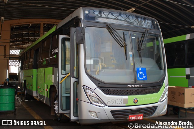 Viação Garcia 8903 na cidade de Londrina, Paraná, Brasil, por Alexandre Breda. Número da foto: #10362646.
