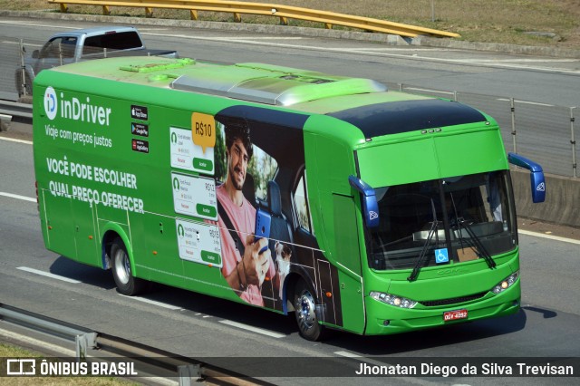 Ônibus Particulares 2012 na cidade de Lavrinhas, São Paulo, Brasil, por Jhonatan Diego da Silva Trevisan. ID da foto: 10364091.