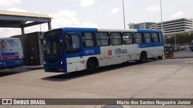 Concessionária Salvador Norte - CSN Transportes 10715 na cidade de Salvador, Bahia, Brasil, por Mario dos Santos Nogueira Junior. ID da foto: 10363763.