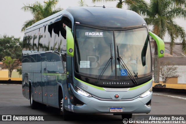 Viação Garcia 82028 na cidade de Londrina, Paraná, Brasil, por Alexandre Breda. Número da foto: #10364057.